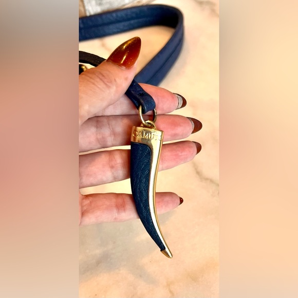 Vince Camuto Navy Leather With Gold Hardware Drawstring Bucket Bag EUC - Picture 7 of 17